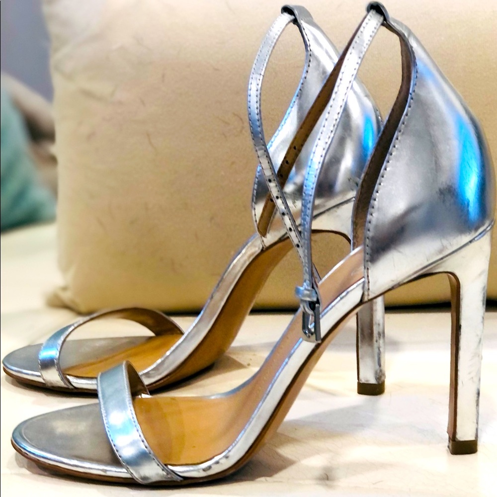 Banana Republic Hello Sole Mate Metallic Silver Stilettos 👠 Like New Size 7